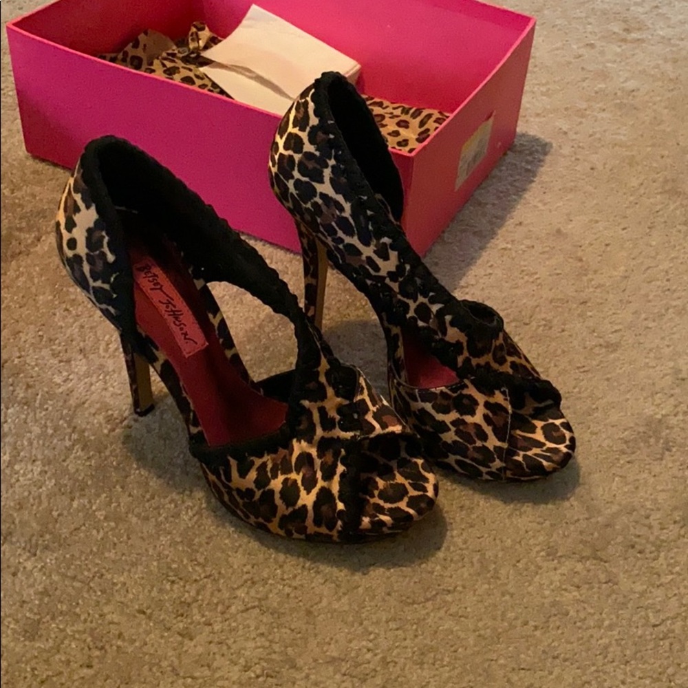 Betsy Johnson leopard heels